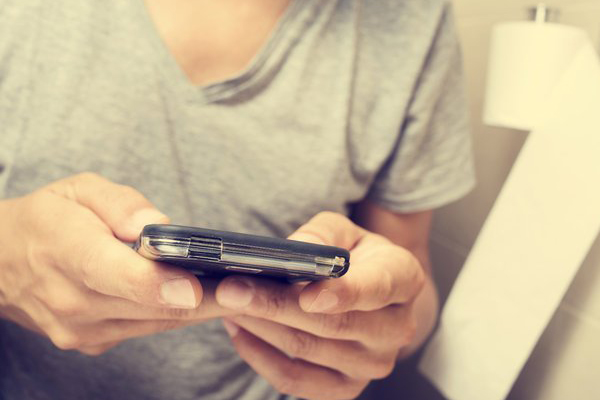 Telefonunuzla tuvalete girmeyin