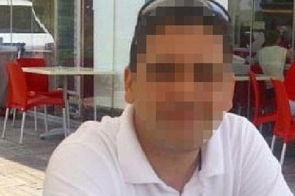 Sopayla dayak atan öğretmen açığa alındı