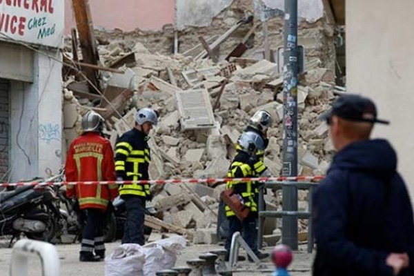 Fransa'da 2 bina çöktü: 10 kişi kayıp