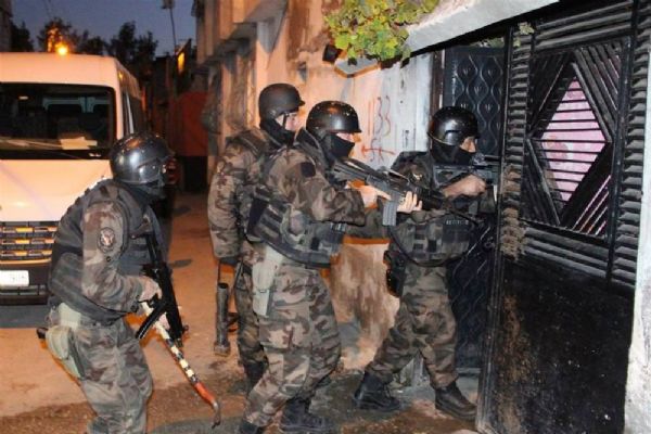 Ankara'da şafak vakti eş zamanlı operasyon