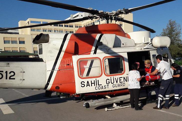 Dağda ayağı kırılan Ukraynalı kadın helikopterle kurtarıldı