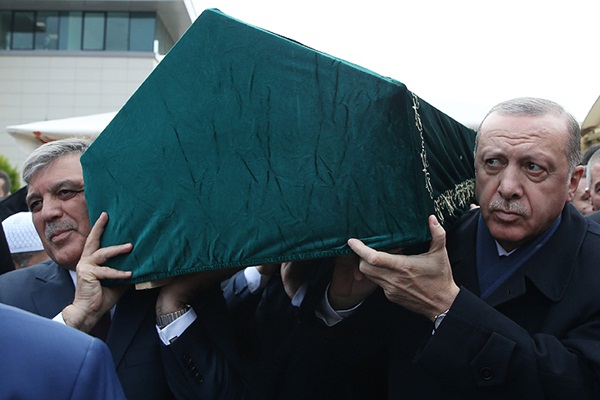 İş adamı Abdullah Tivnikli son yolculuğuna uğurlandı