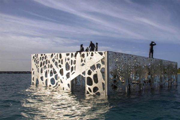 Maldivler'deki yarı denizaltı müzesi