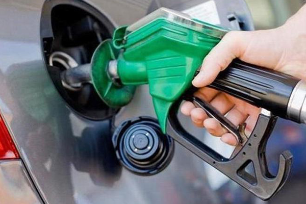 Sürücüler dikkat!  Benzine 21 kuruş indirim