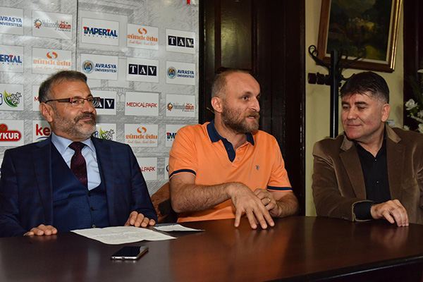 Eski futbolcular, şehit aileleri için sahaya çıkacak