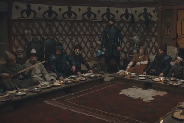 Diriliş Ertuğrul'da 'Allah Türk'e yâr olsun' marşı