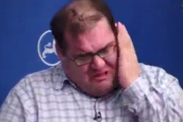 Foreign Policy editörü, Çin'in Müslümanlara uyguladığı şiddeti anlatırken ağladı