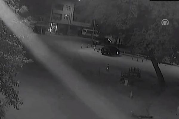 Sakarya'da sokak ortasında silahlı çatışma