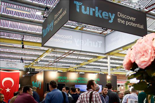 Hollanda'da Çiçekçilik Ticareti Fuarı'nda Türk standına yoğun ilgi
