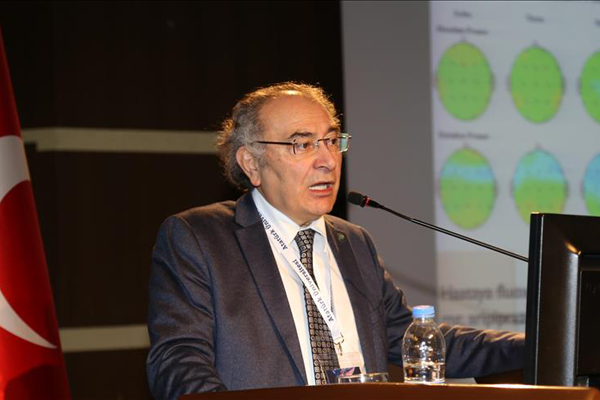 'Bilimler bir bütündür din bilimleri de bunun içindedir'