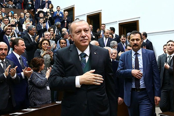 ‘AK Parti, İzmir'de bir kadın aday gösterebilir’