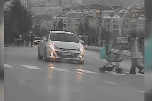 Yaya geçidinde durmayan araç radara yakalandı