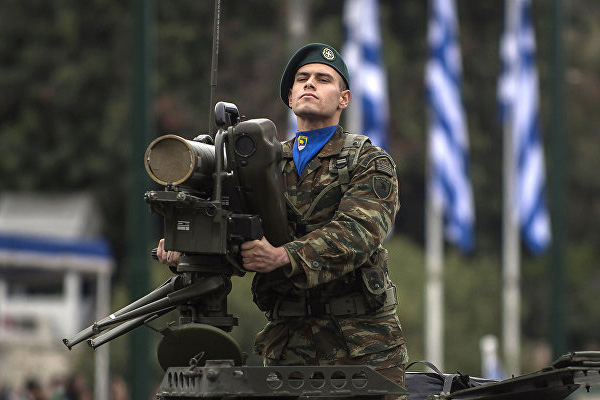 'Yunanistan, Sakız Adası'na silah yığdı' iddiası