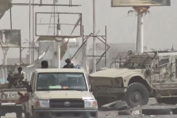 Yemen'de iç savaş Hodeidah'a sıçradı