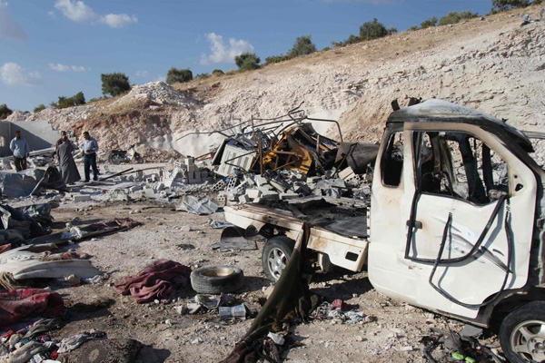 Esad rejimi İdlib'i vurmaya devam ediyor