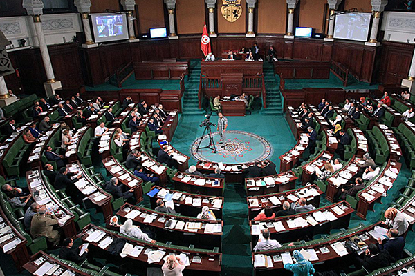 Tunus'ta onay alan kabinede Yahudi iş adamı da var