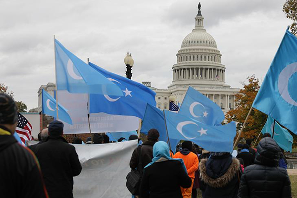 Uygur Türkleri Washington'da Çin'i protesto etti