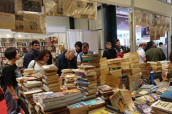 Sahafların 'eskiye rağbet' mutluluğu