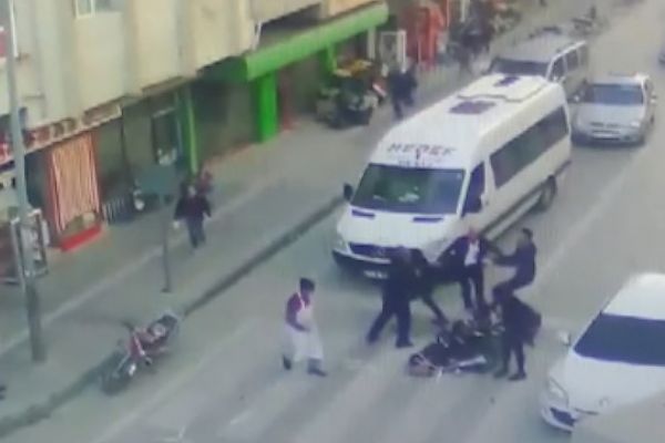 Yaşlı adama çarpıp öldüren motosikletliye meydan dayağı