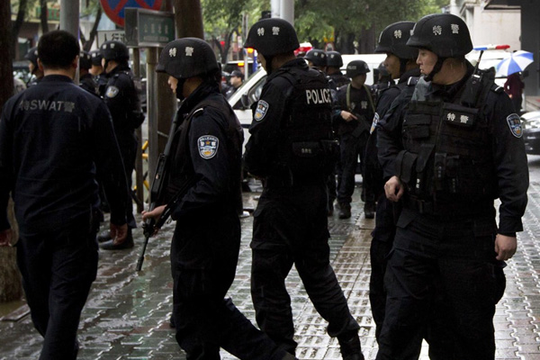 Çinli yetkililer Marksist öğrencileri avlıyor