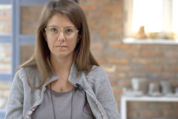 KHK ile ihraç edilen ünlü piyanist Eser Öykü Dede: Benim terörle ilgim yok, barış istiyorum.