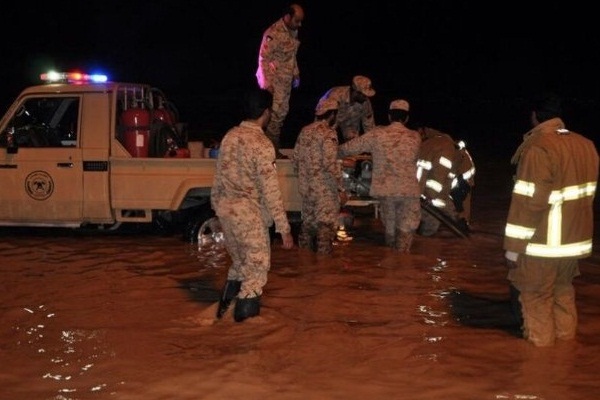 Suudi Arabistan'da sel ve dolu felaketi