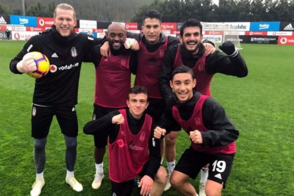 Beşiktaş, sağanak yağmur altında çalıştı