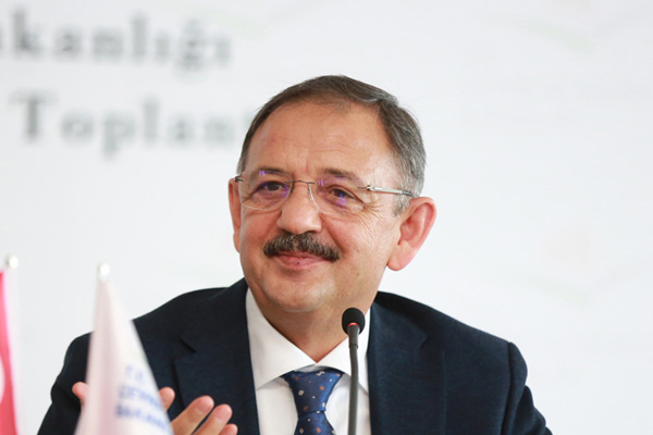 Mehmet Özhaseki: Birinin 'Adayım' demesi kadar garip bir şey yok