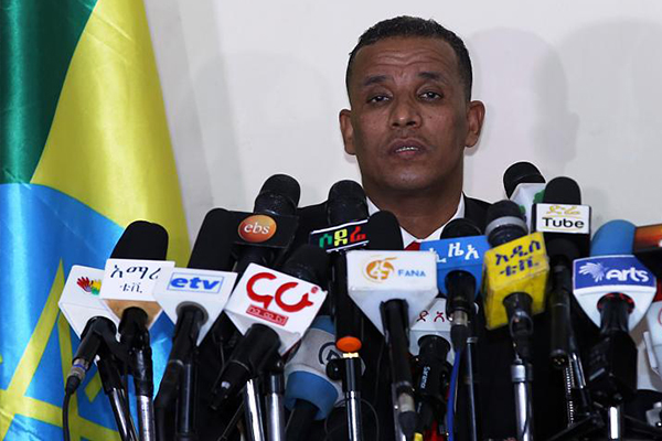 Eski istihbaratçı yolsuzluktan tutuklandı