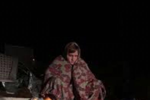 Sokakta kalan 10 kişilik aile için vatandaş seferber oldu