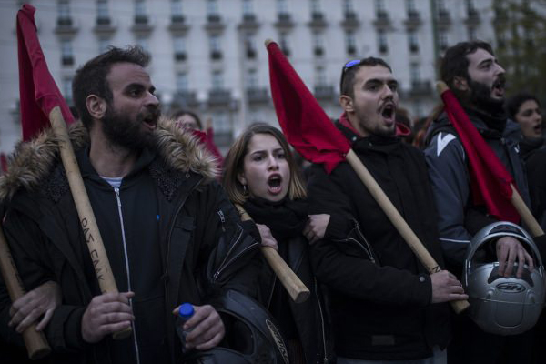 Yunanistan'da göstericiler ABD Büyükelçiliğine yürüdü