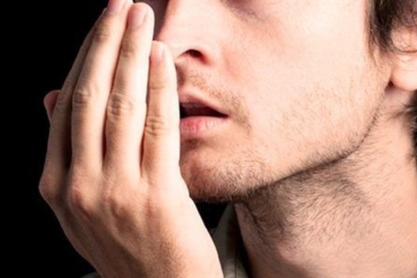 Ağız kokusuna doğal çözüm