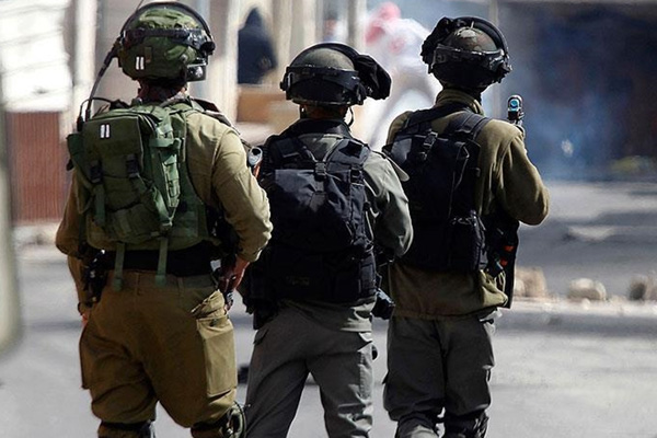 İsrail askerleri Ramallah'ta bir Filistinliyi yaraladı