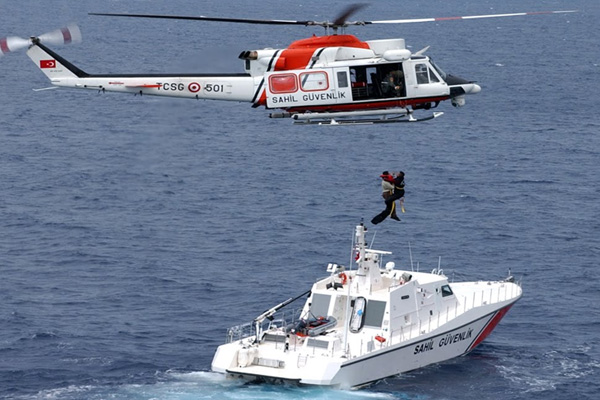 Ege Denizi’nde göçmenleri kurtarma operasyonu