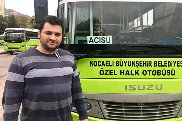 Otobüs şoförü engelli çocuk için güzergahını değiştirdi