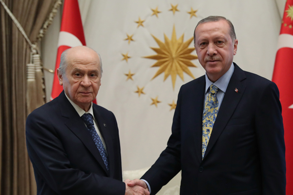 Erdoğan-Bahçeli ittifak için bir araya gelecek