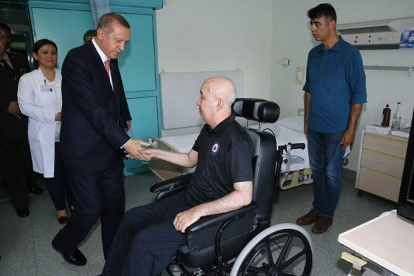 Darbecilerin başından vurduğu Aslan'ın koruması olay gününü anlattı