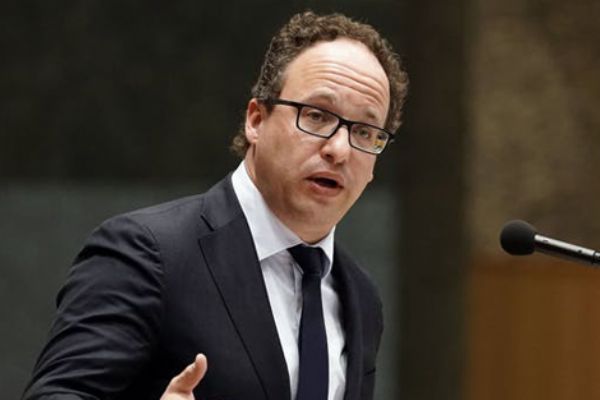 Hollanda’da Türk vatandaşlarına ‘uyum sınavı’