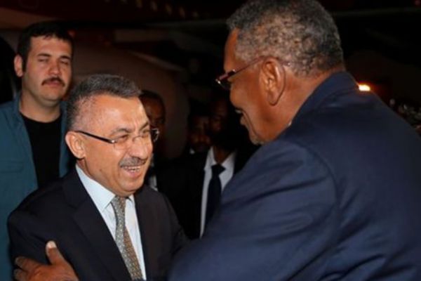 Cumhurbaşkanı Yardımcısı Fuat Oktay Sudan'da