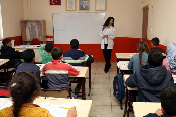 'Benim Öğrencim' dedi 95 kız çocuğunu okullu yaptı