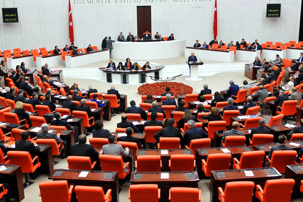 İYİ Parti’nin ‘asgari ücretlilerden vergi alınmasın’ teklifi TBMM’de reddedildi