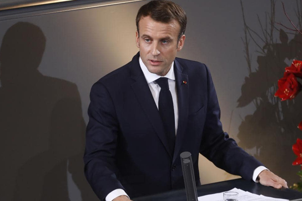 Fransa Cumhurbaşkanı Macron'a şok protesto