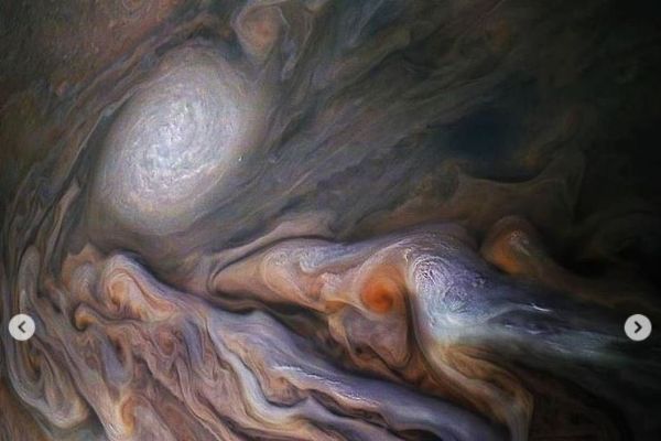 NASA'nın Juno Uzay Arcı, Jüpiter'deki bulutların muhteşem fotoğraflarını çekti