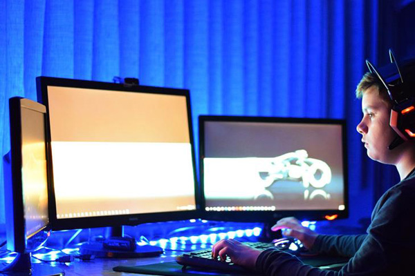 'Çocukların yüzde 78'i sakıncalı sitelere karşı korunmuyor'