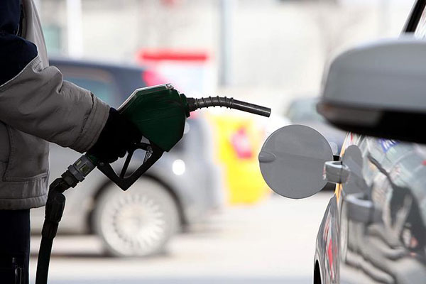 Benzinde 16 kuruş indirim