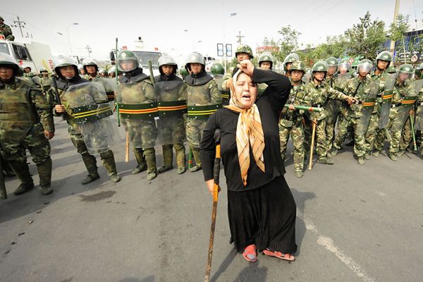 'Uygur Türklerinin evine bir milyondan fazla Çinli casus yerleştirildi'