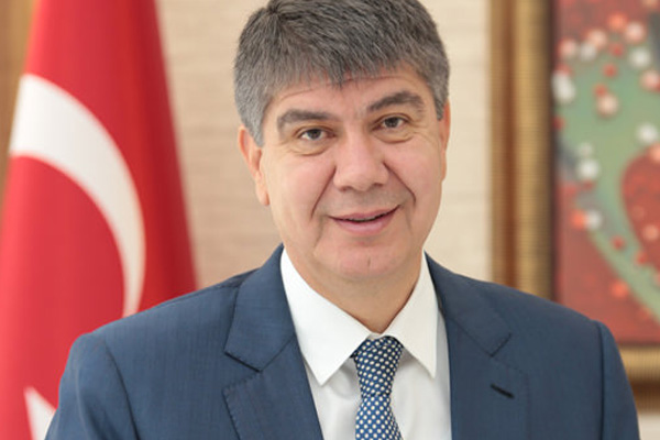 AK Parti Büyükşehir Belediye Başkan Adayı Menderes Türel kimdir?