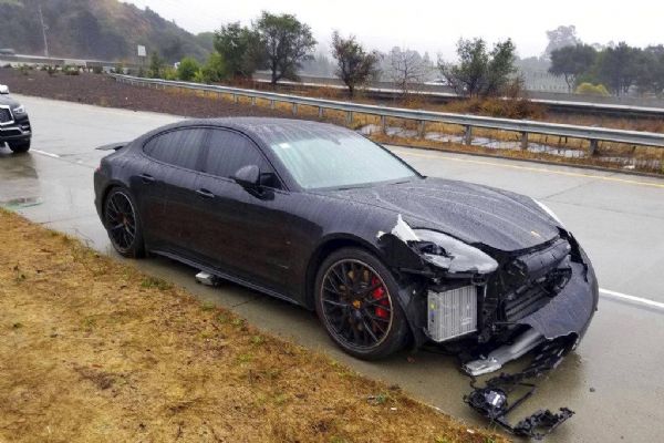 NBA yıldızı Stephen Curry, trafik kazası geçirdi