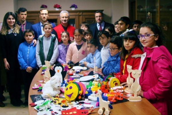 Çocukalardan Suriyeli yetimlere oyuncak