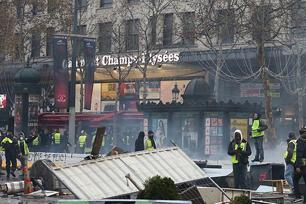 Paris'teki gösteriye ilişkin 101 kişi gözaltına alındı